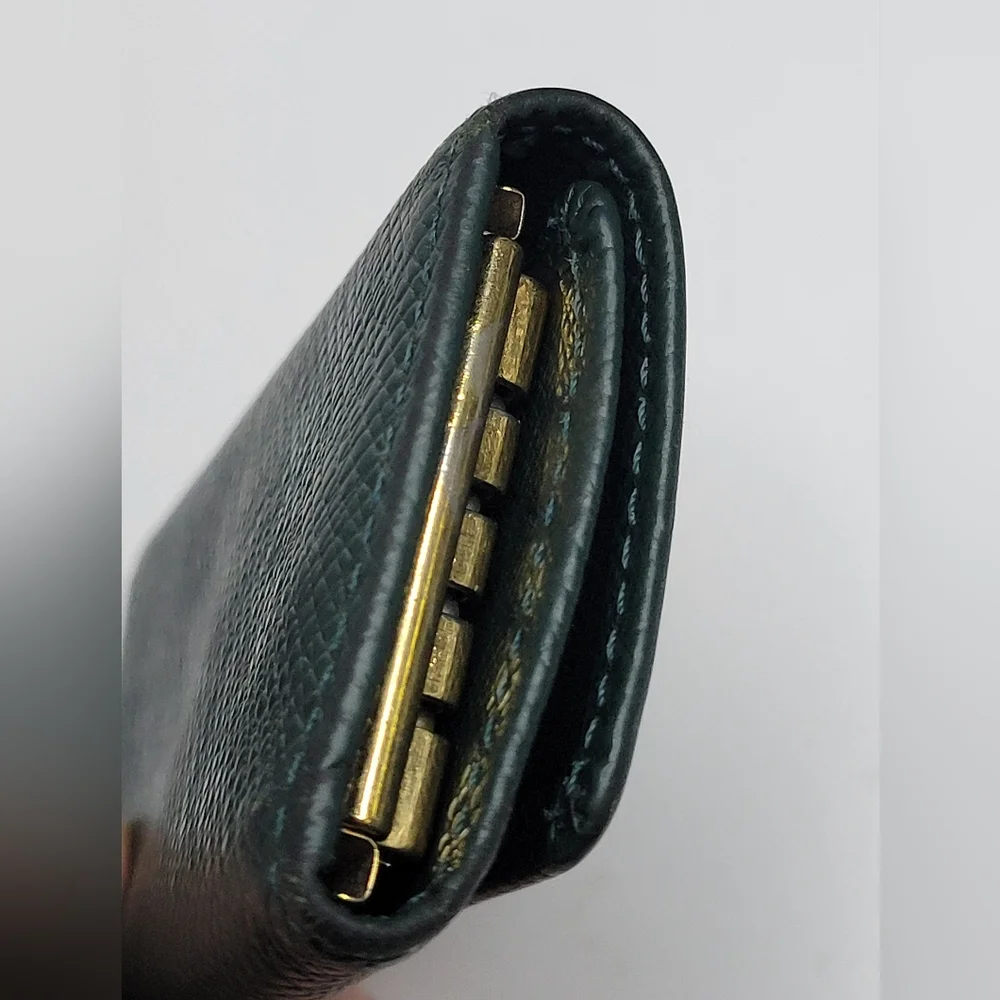 Authentic Louis Vuitton Taiga Leather Dk. Green Porte Cles Key Holder CA0996